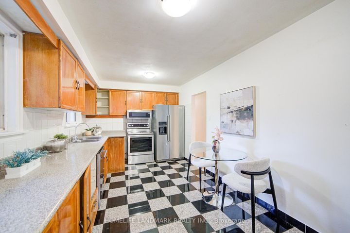 Photo 13 at 16 Paloma Place, Bendale, Toronto