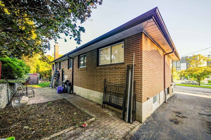 Photo 45 at 16 Paloma Place, Bendale, Toronto