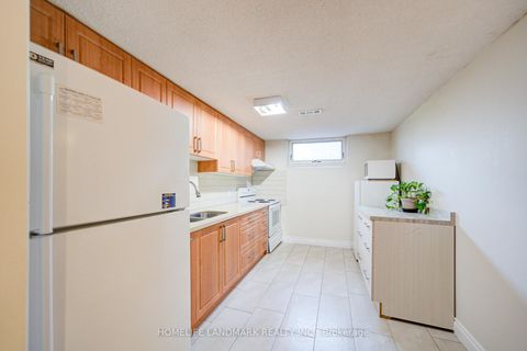 Photo 35 at 16 Paloma Place, Bendale, Toronto