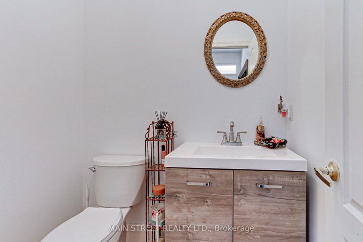 Photo 13 at 39 Chardonnay Drive, Patterson, Vaughan