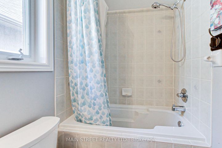 Photo 23 at 39 Chardonnay Drive, Patterson, Vaughan