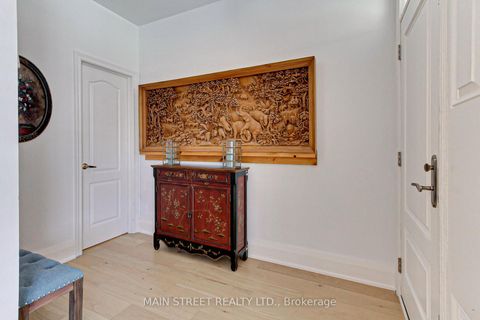Photo 2 at 39 Chardonnay Drive, Patterson, Vaughan