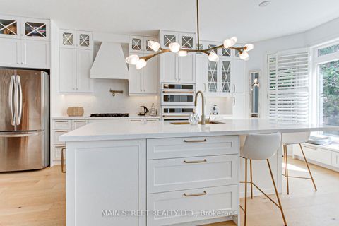 Photo 6 at 39 Chardonnay Drive, Patterson, Vaughan