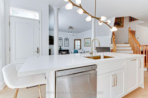 Photo 9 at 39 Chardonnay Drive, Patterson, Vaughan