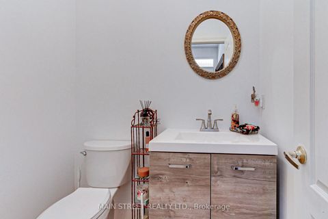 Photo 13 at 39 Chardonnay Drive, Patterson, Vaughan