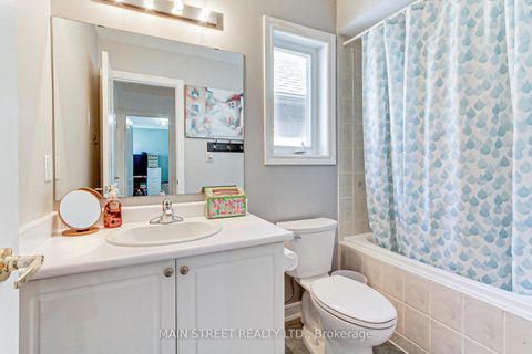 Photo 22 at 39 Chardonnay Drive, Patterson, Vaughan