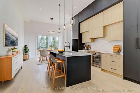 Photo 3 at 29B Chryessa Avenue, Smythe, Toronto