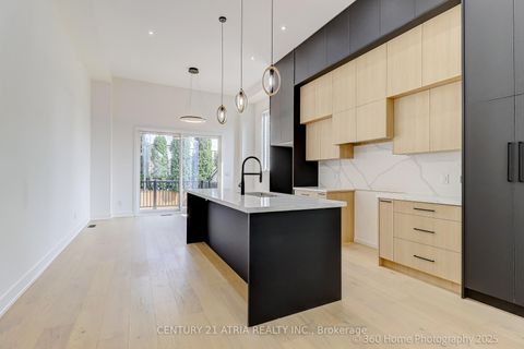 Photo 4 at 29B Chryessa Avenue, Smythe, Toronto