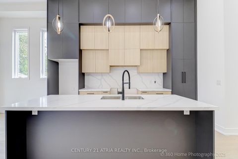Photo 5 at 29B Chryessa Avenue, Smythe, Toronto