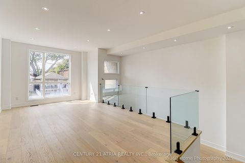 Photo 12 at 29B Chryessa Avenue, Smythe, Toronto