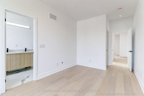 Photo 19 at 29B Chryessa Avenue, Smythe, Toronto