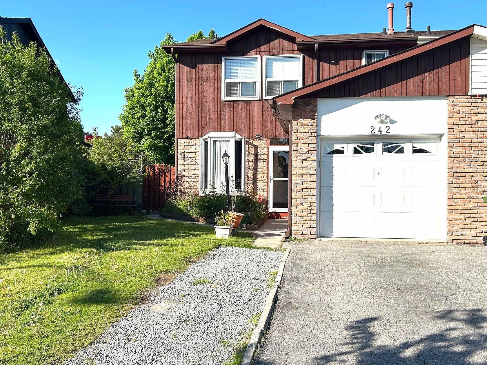 242 Braymore Boulevard, Rouge E11, Toronto 