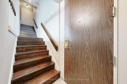 Photo 3 at 2816 - 33 Harbour Square, Waterfront Communities C1, Toronto