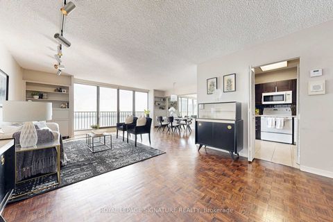 Photo 5 at 2816 - 33 Harbour Square, Waterfront Communities C1, Toronto