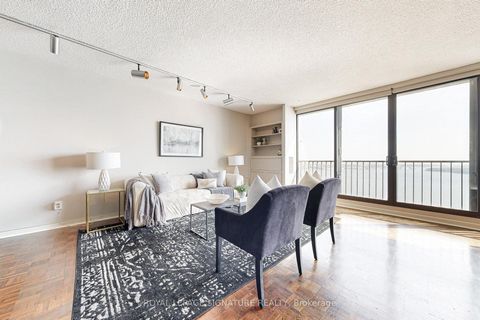 Photo 8 at 2816 - 33 Harbour Square, Waterfront Communities C1, Toronto