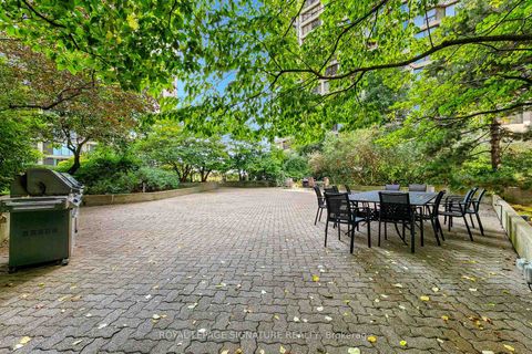 Photo 32 at 2816 - 33 Harbour Square, Waterfront Communities C1, Toronto