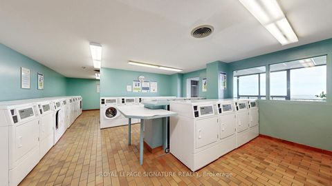 Photo 36 at 2816 - 33 Harbour Square, Waterfront Communities C1, Toronto