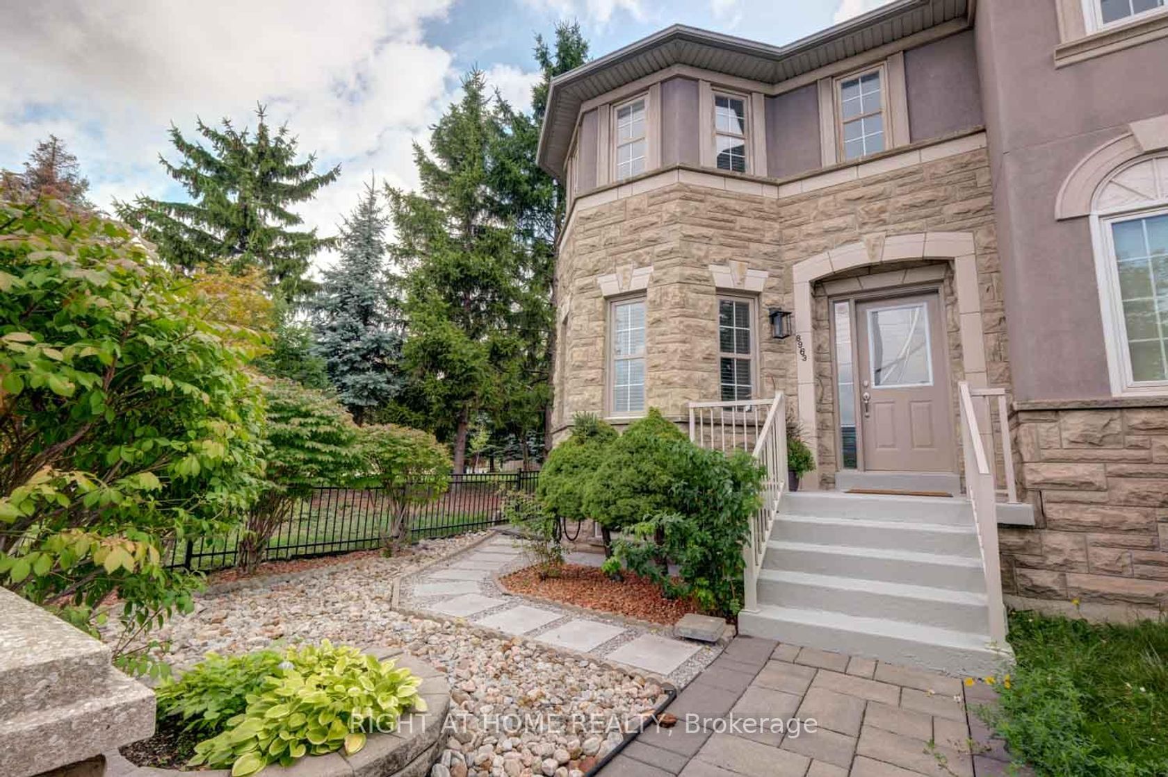 8963 Yonge Street, Langstaff, Richmond Hill by Loree Meneguzzi Real Estate 8963 Yonge Street, Langstaff, Richmond Hill