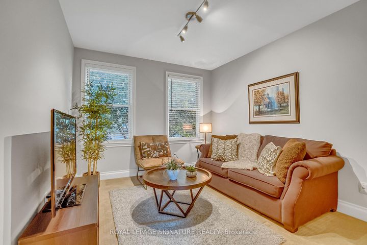 Photo 31 at 18 Mistflower Road, Hillcrest Village, Toronto