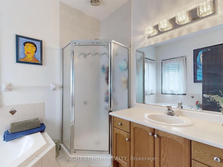 Photo 22 at 14 - 9 Amalfi Court, West Woodbridge, Vaughan
