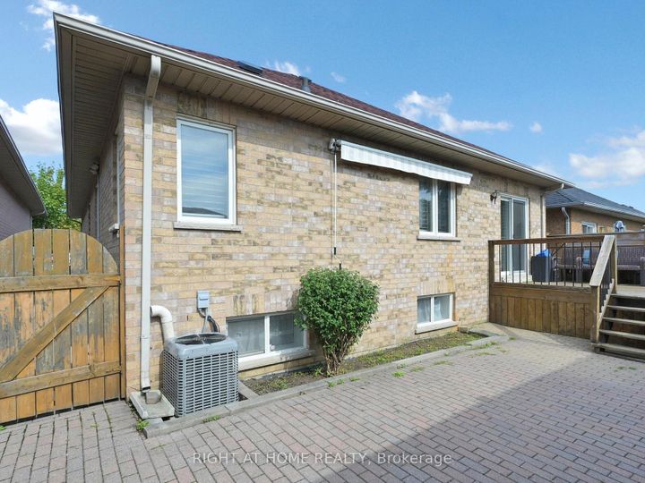 Photo 38 at 14 - 9 Amalfi Court, West Woodbridge, Vaughan