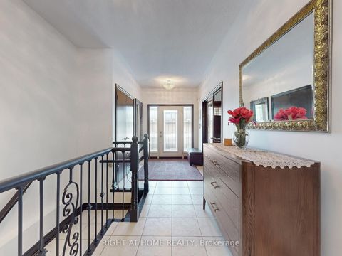 Photo 3 at 14 - 9 Amalfi Court, West Woodbridge, Vaughan