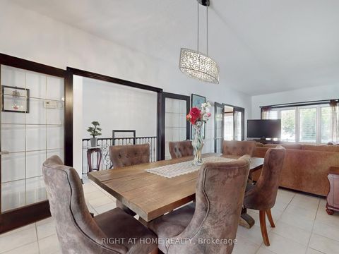 Photo 11 at 14 - 9 Amalfi Court, West Woodbridge, Vaughan
