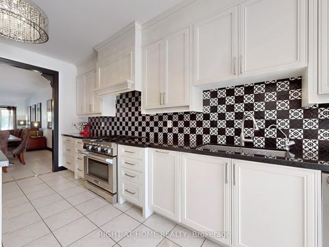 Photo 16 at 14 - 9 Amalfi Court, West Woodbridge, Vaughan