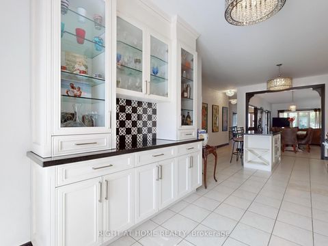 Photo 19 at 14 - 9 Amalfi Court, West Woodbridge, Vaughan