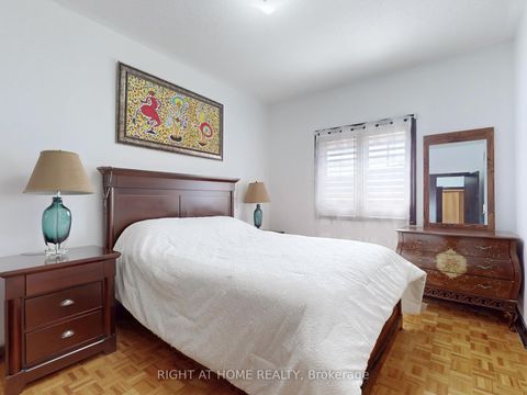Photo 20 at 14 - 9 Amalfi Court, West Woodbridge, Vaughan