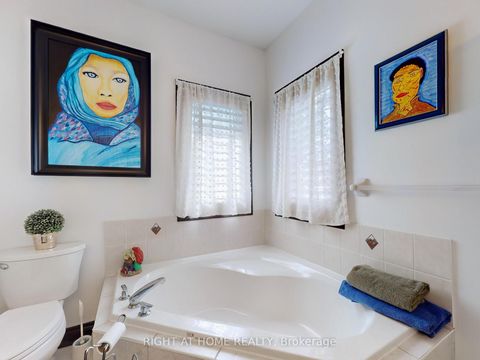 Photo 23 at 14 - 9 Amalfi Court, West Woodbridge, Vaughan