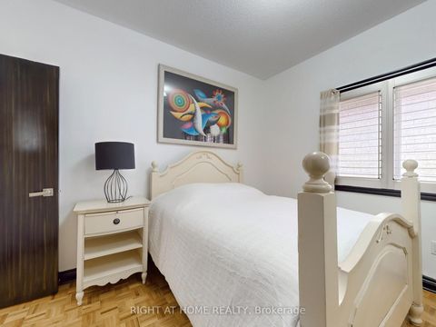 Photo 24 at 14 - 9 Amalfi Court, West Woodbridge, Vaughan