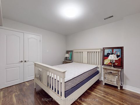 Photo 34 at 14 - 9 Amalfi Court, West Woodbridge, Vaughan