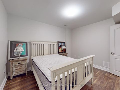 Photo 35 at 14 - 9 Amalfi Court, West Woodbridge, Vaughan