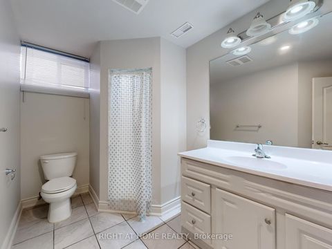 Photo 36 at 14 - 9 Amalfi Court, West Woodbridge, Vaughan