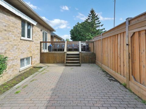 Photo 39 at 14 - 9 Amalfi Court, West Woodbridge, Vaughan