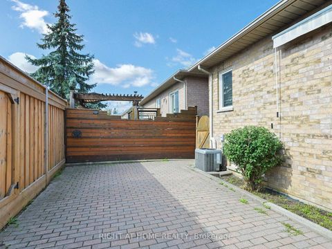 Photo 40 at 14 - 9 Amalfi Court, West Woodbridge, Vaughan
