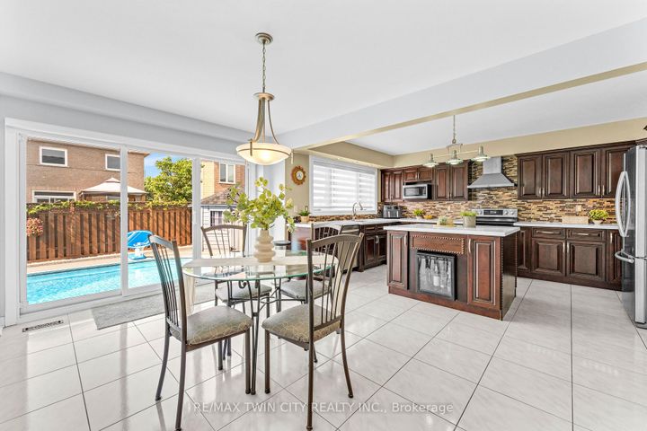 Photo 9 at 670 Peter Robertson Boulevard, Wellington, Brampton