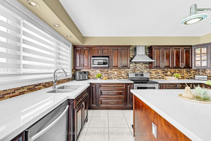 Photo 12 at 670 Peter Robertson Boulevard, Wellington, Brampton