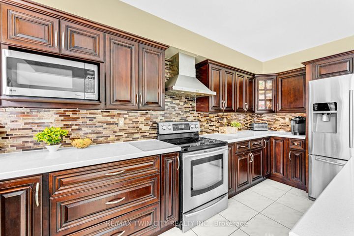 Photo 13 at 670 Peter Robertson Boulevard, Wellington, Brampton