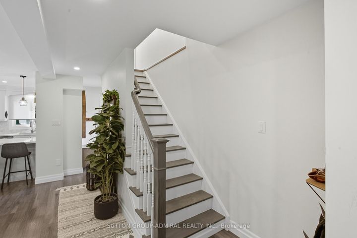 Photo 3 at 182 Talbot Crescent, Central Newmarket, Newmarket