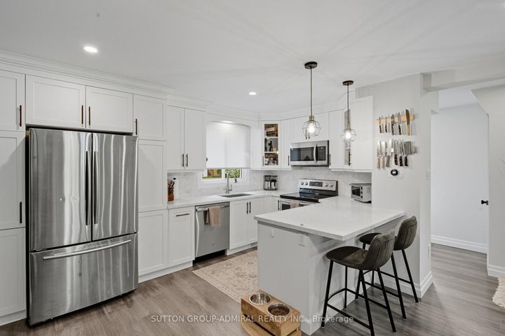 Photo 7 at 182 Talbot Crescent, Central Newmarket, Newmarket