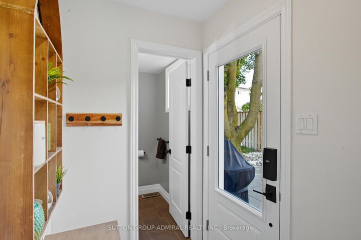 Photo 10 at 182 Talbot Crescent, Central Newmarket, Newmarket