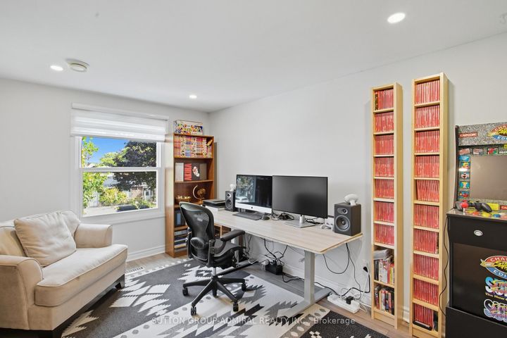 Photo 17 at 182 Talbot Crescent, Central Newmarket, Newmarket