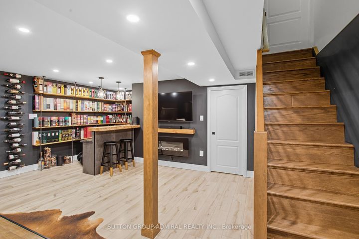 Photo 22 at 182 Talbot Crescent, Central Newmarket, Newmarket