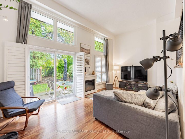 Photo 3 at 119 Wild Briar Way, Bayview Village, Toronto