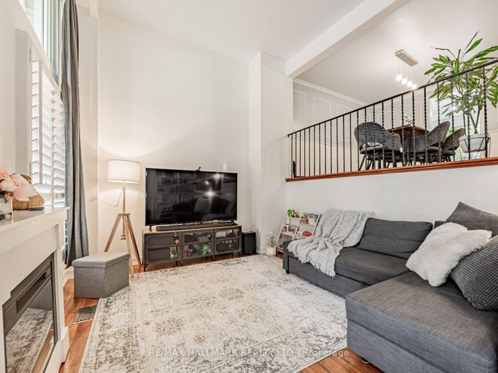 Photo 4 at 119 Wild Briar Way, Bayview Village, Toronto