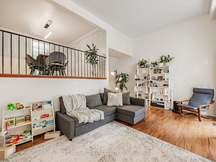 Photo 5 at 119 Wild Briar Way, Bayview Village, Toronto