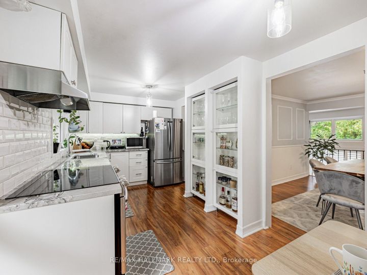 Photo 8 at 119 Wild Briar Way, Bayview Village, Toronto