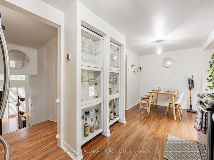 Photo 10 at 119 Wild Briar Way, Bayview Village, Toronto